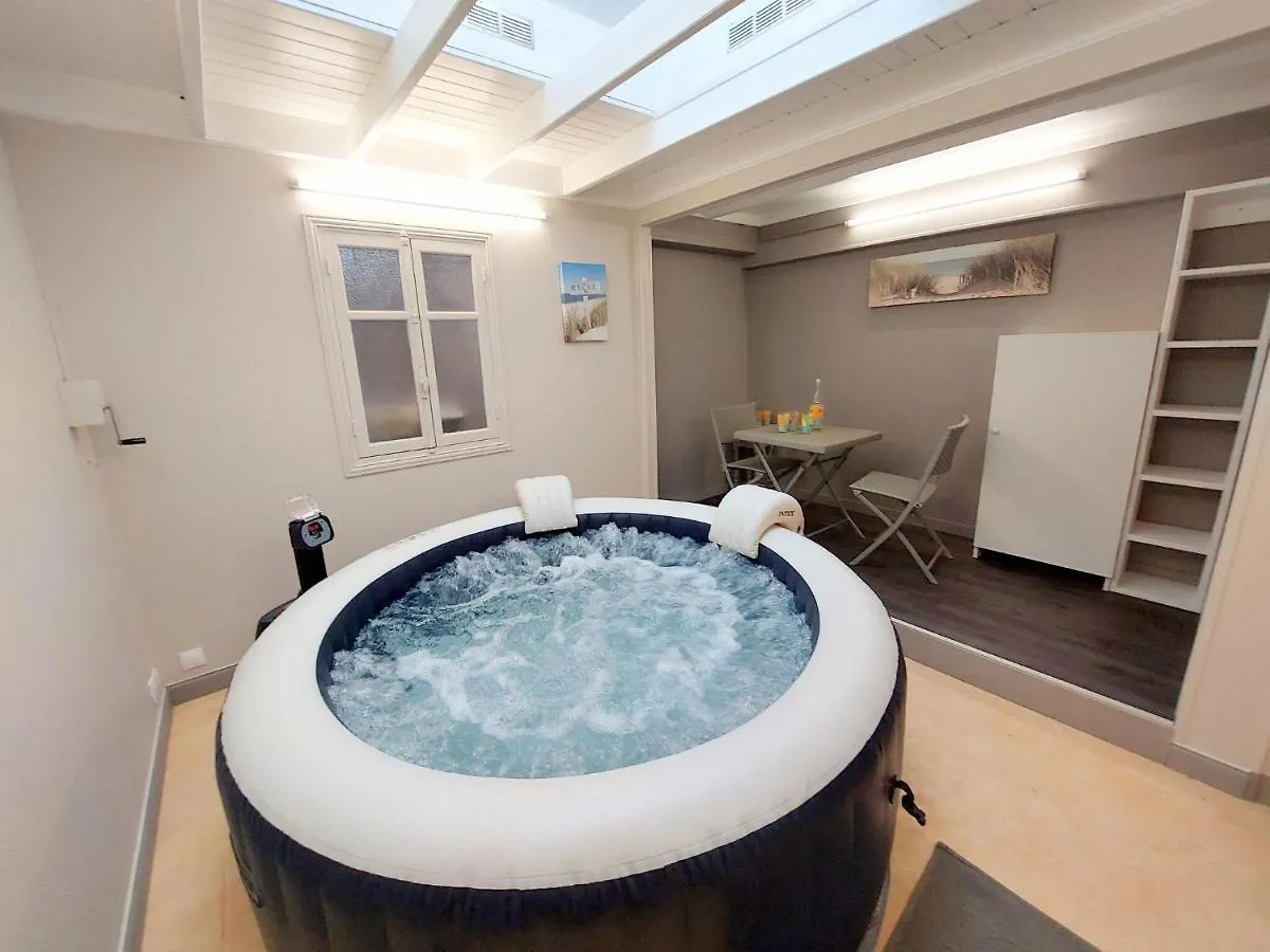 Holiday home Jacuzzi, Billiards And Fireplace, Semi-Detached House, Sibiril